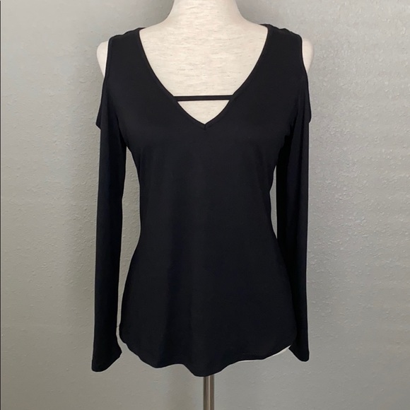 Rue21 Tops - ⭐️ SOLD ⭐️ RUE 21 Open Shoulder Long Sleeve Top